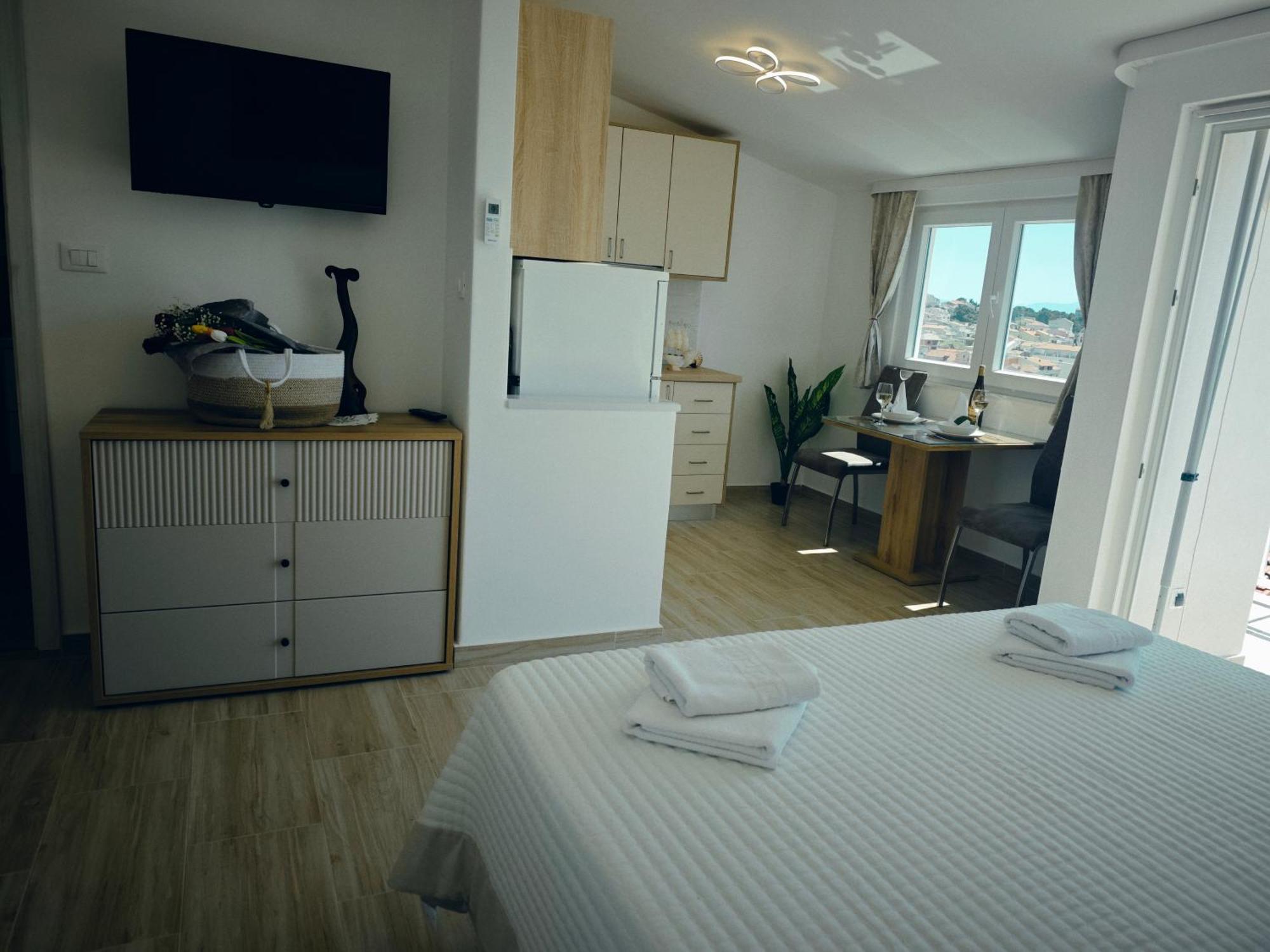 Apartment Topic Baška Voda Εξωτερικό φωτογραφία