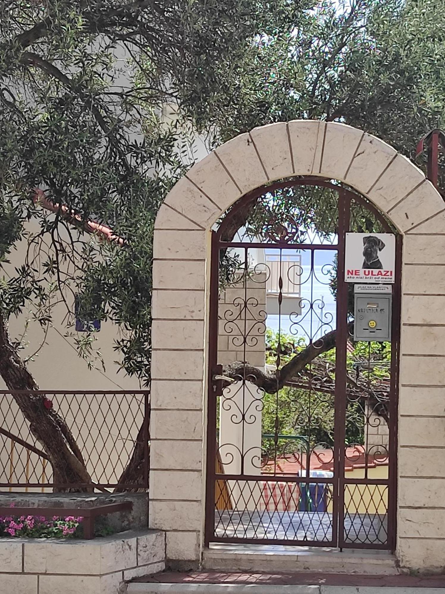 Apartment Topic Baška Voda Εξωτερικό φωτογραφία